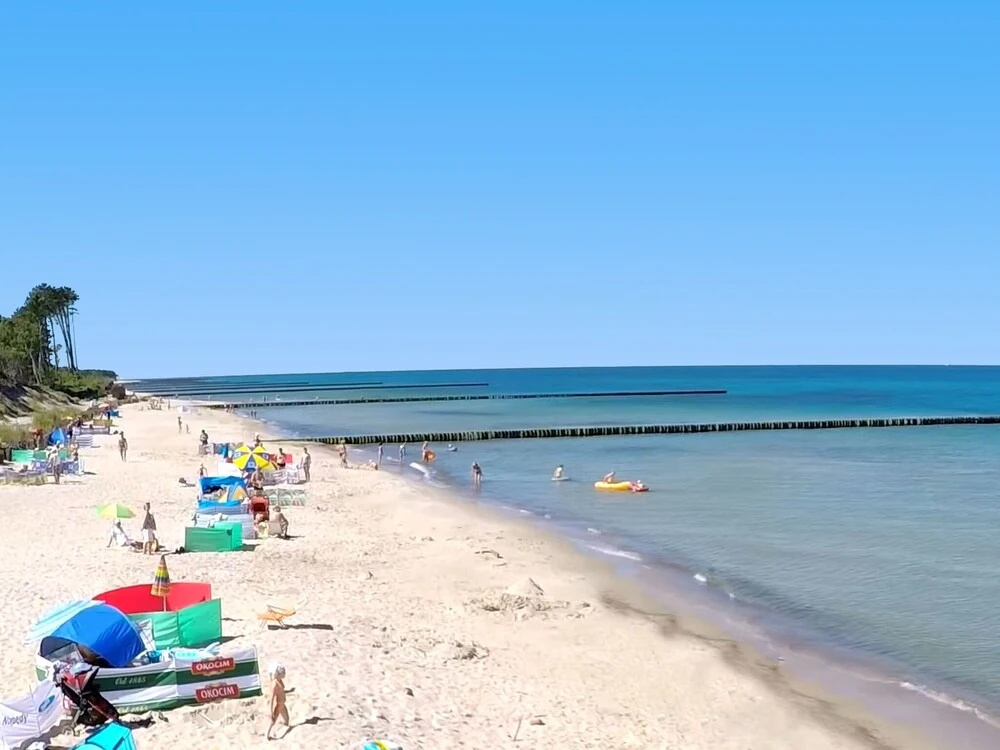 Holiday homes close to the seaside beach