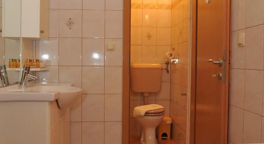 Apartment Lara Tour As
