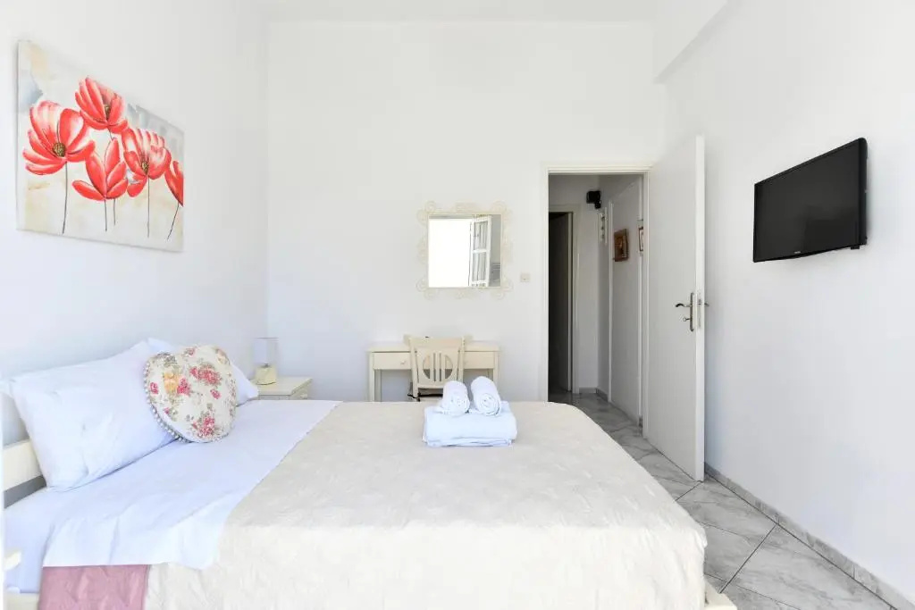 White Rooms Paros