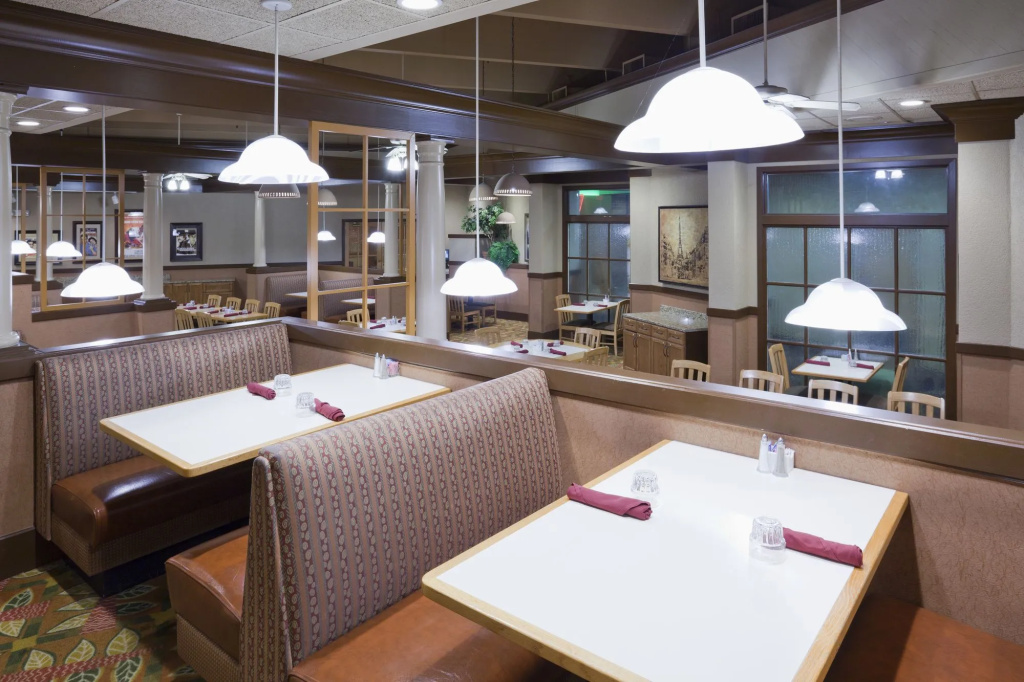 Holiday Inn & Suites St. Cloud by IHG
