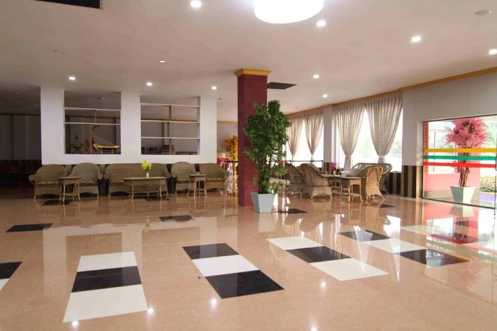 J and J Hotel