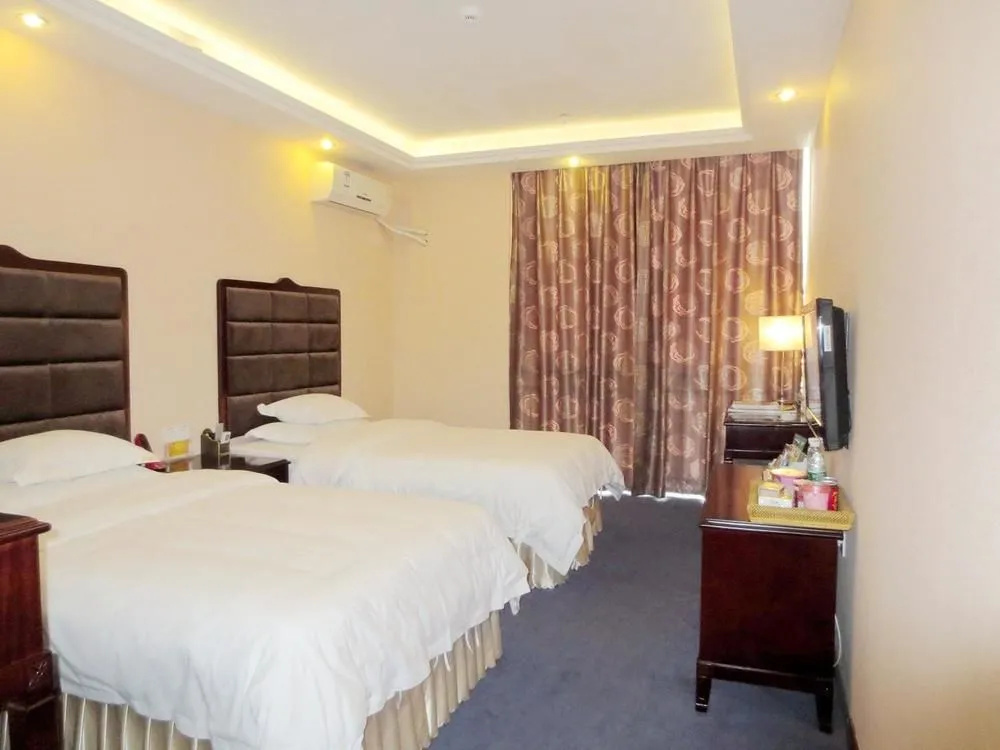 Pinyi Holiday Hotel