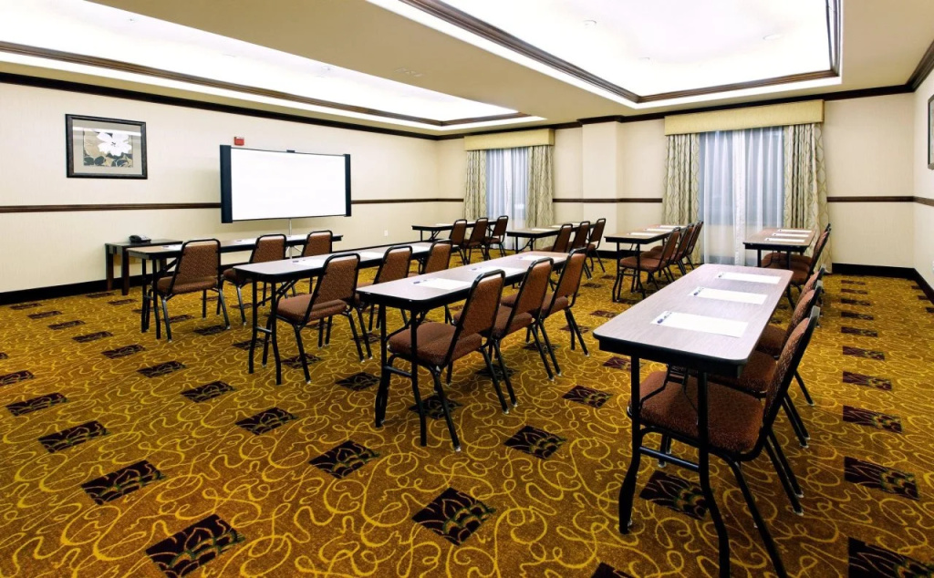 Holiday Inn Express Fresno Northwest - Herndon by IHG