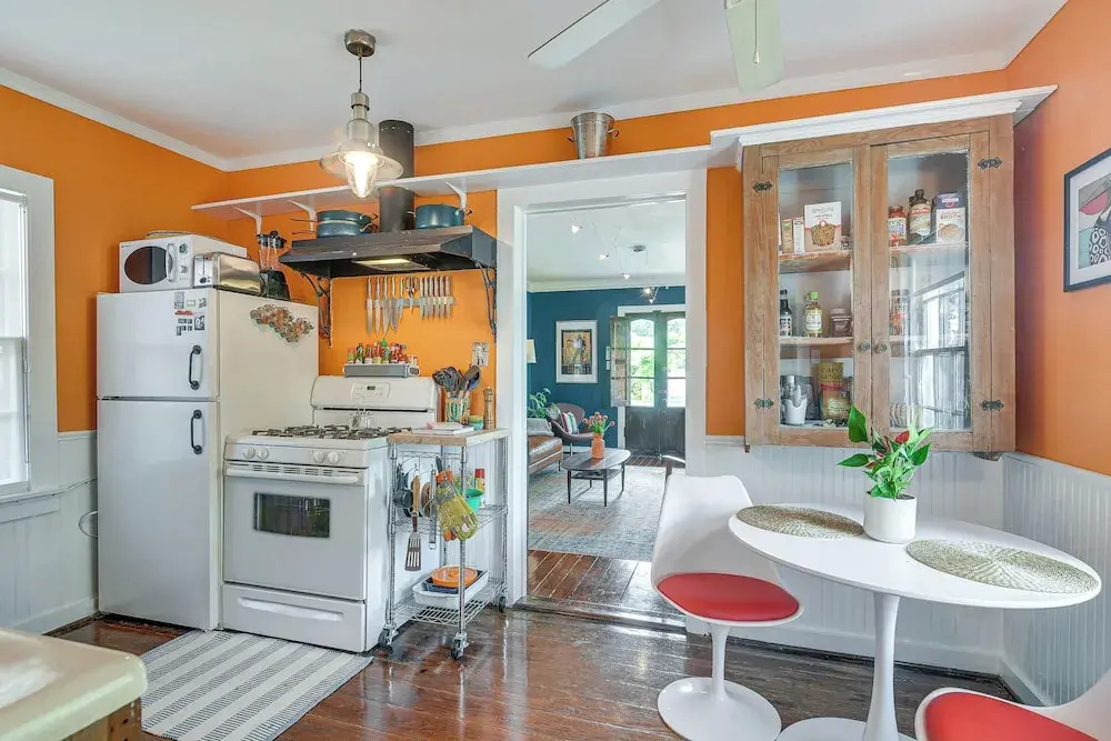 Private Spa & Seawall: Dog-friendly Galveston Gem