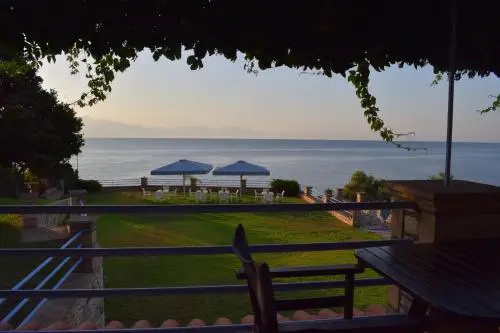Alexandros Apartments