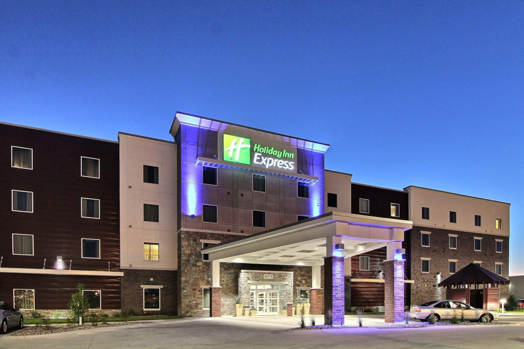 Holiday Inn Express Fargo SW - I-94 Medical Center by IHG