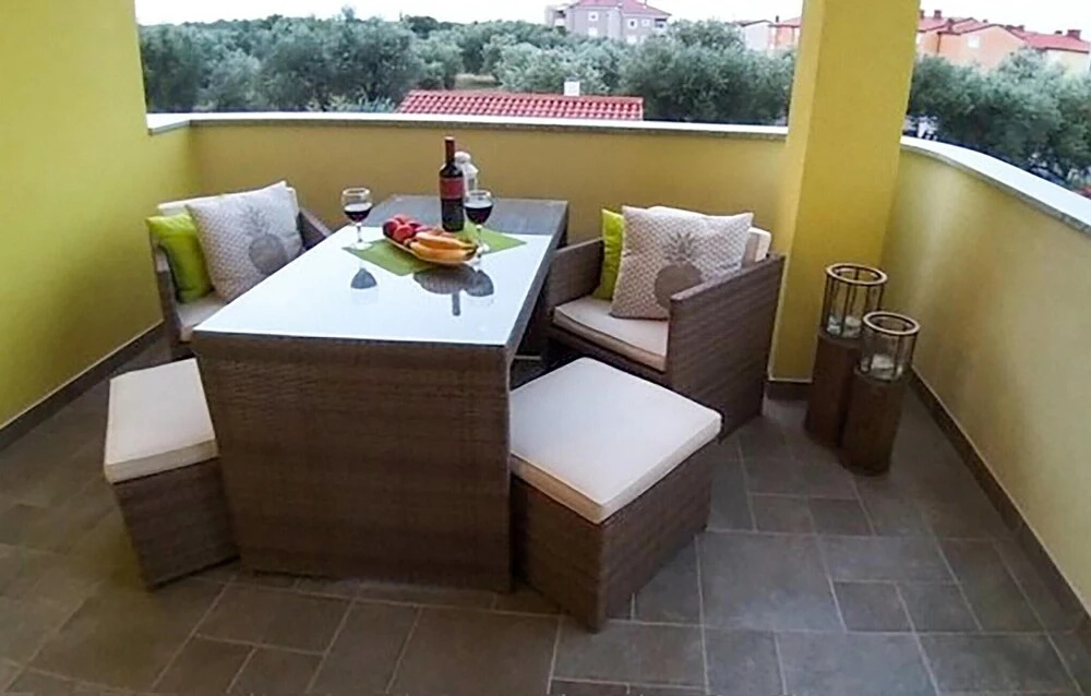 Beautiful Home in Peroj With 6 Bedrooms, Outdoor Swimming Pool and Wifi