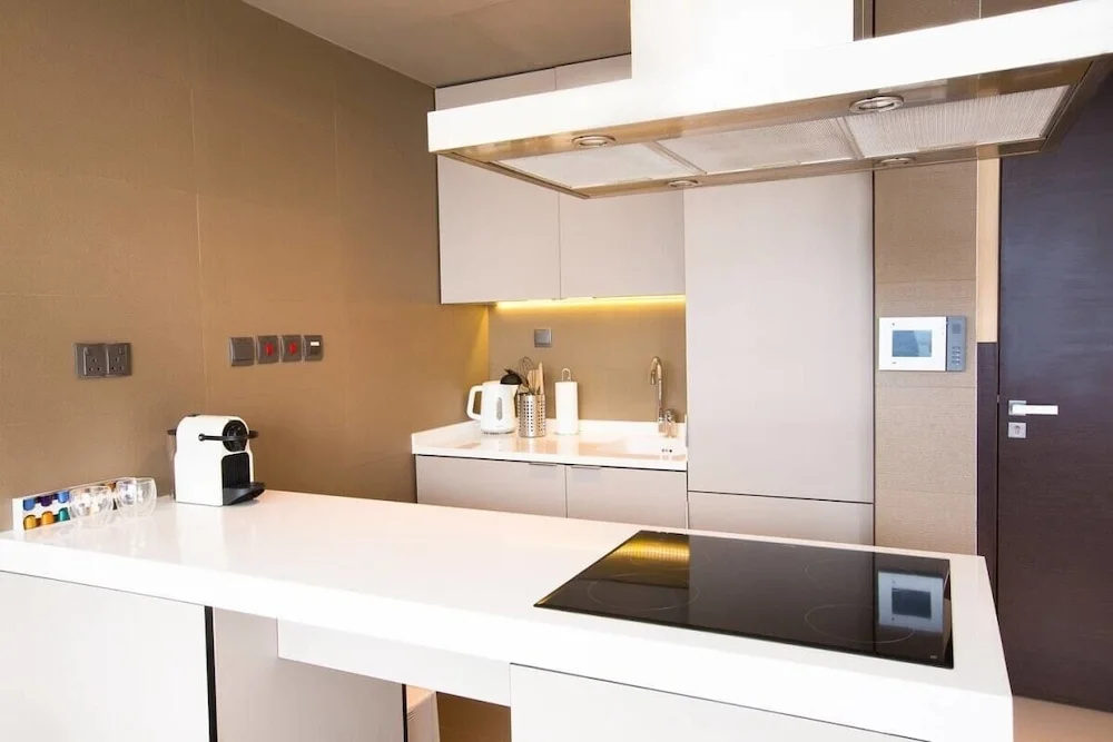 Newly Designed Apartment Walk to the Beach