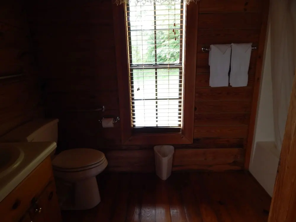 Riverside Log Cabins