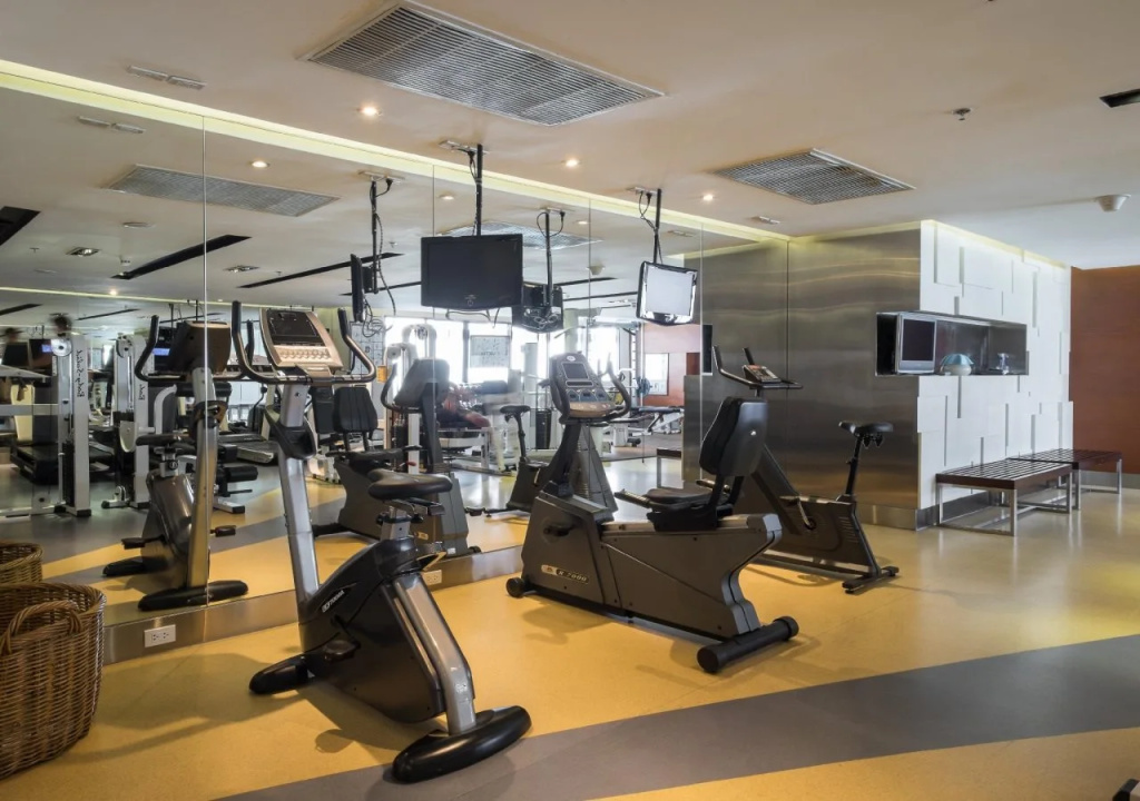 Centre Point Plus Hotel Silom - Newly Renovated