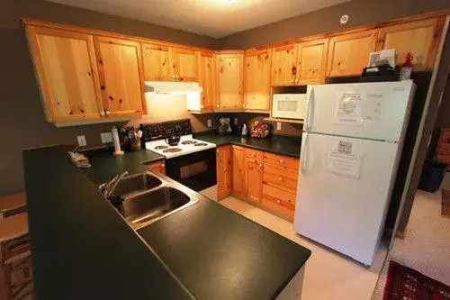 Stone Creek Chalets by Fernie Central Reservations
