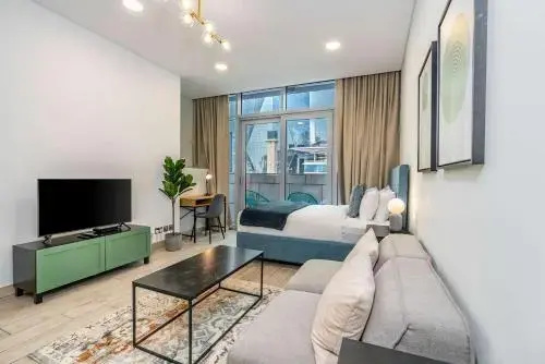 Silkhaus newly furnished studio facing DIFC with pool and gym access