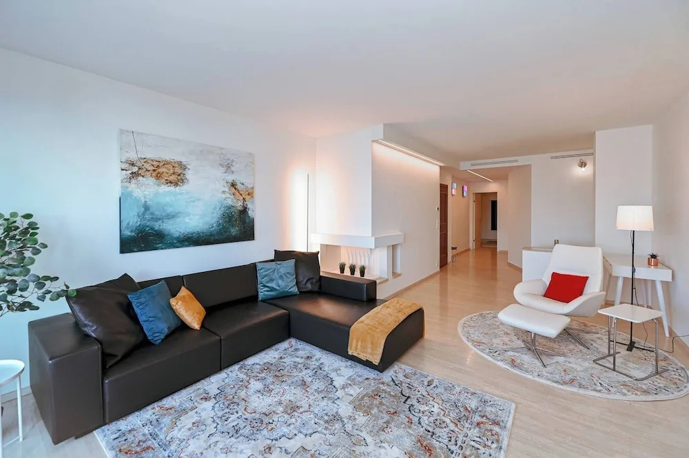Serenity Lakefront 2 Bedrooms Retreat in Lugano