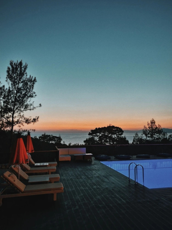 Rocas Roja Beach Hotel