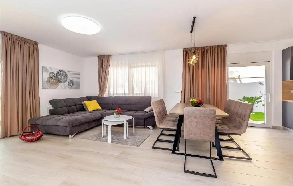 3 Bedroom Gorgeous Home In Linardici