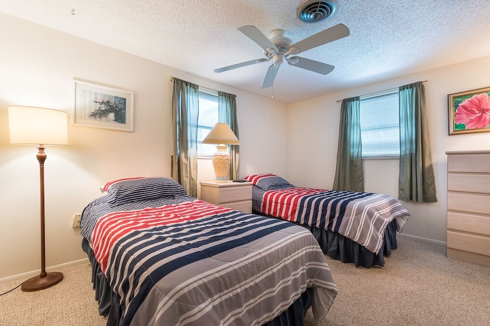 Nantucket Home, 2 Bedrooms, Private Pool, Fenced Yard, Sleeps 6