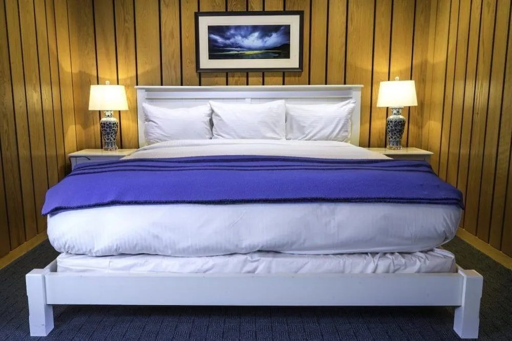 The Leland Lodge