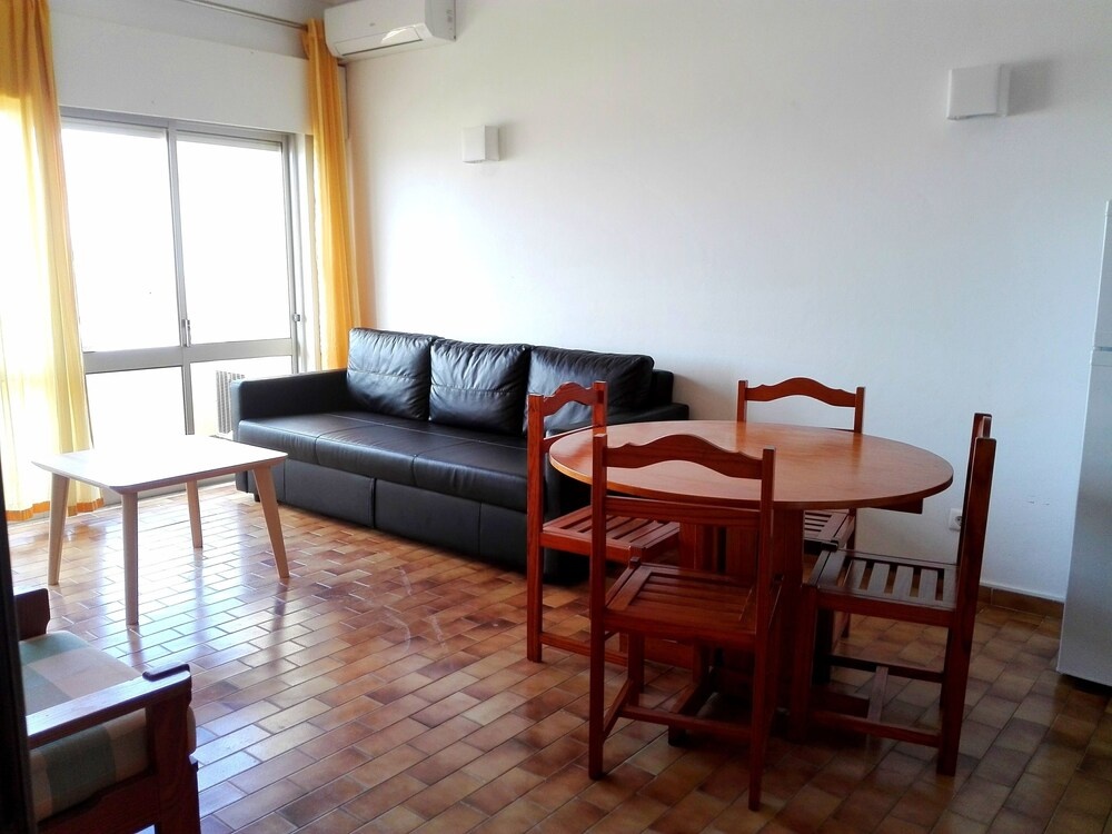 Sunny Apartment in Praia da Rocha