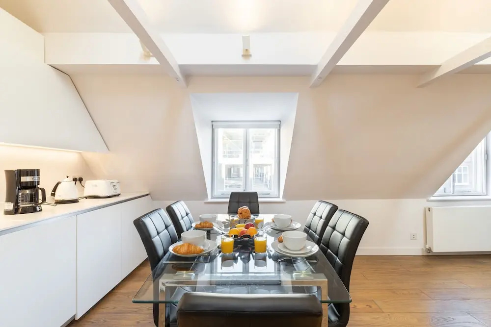 Prime Location Kensington Apartments