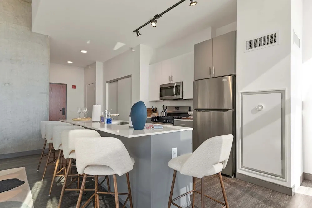 Cloud9 2x1 Apartments Fulton Market The Pop