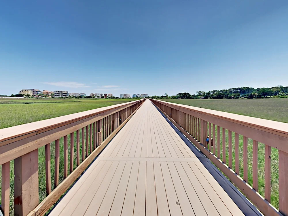 William Hilton #4305 - 2 Br Condo