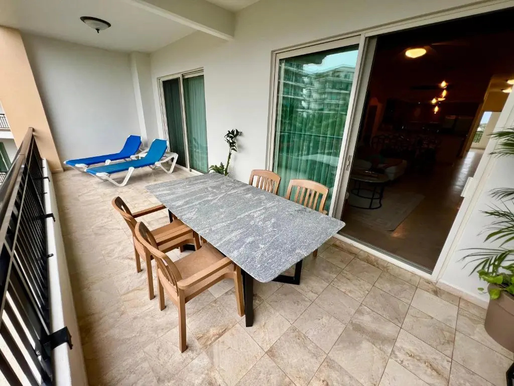 Beachfront 2 bedroom Condo in Playa Royale Resort, Nuevo Vallarta