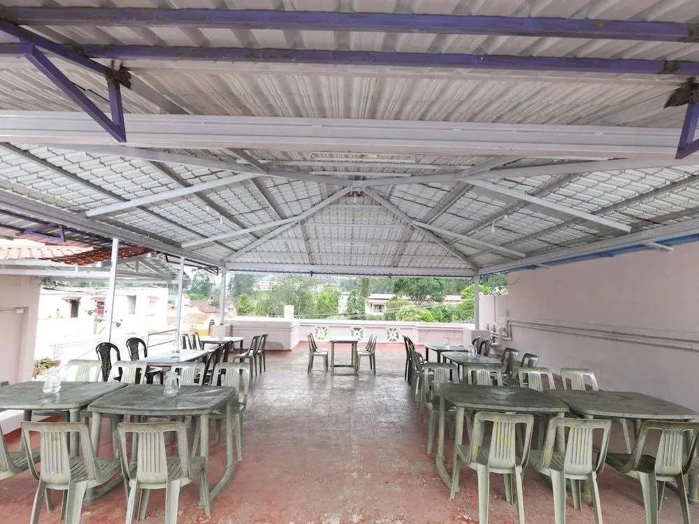 Hotel Gurupriya
