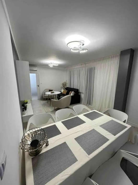 Luxurious Beach House With Wi-fi and Parking