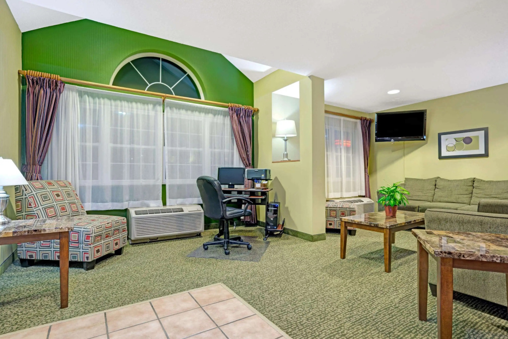 Microtel Inn and Suites - Inver Grove Heights