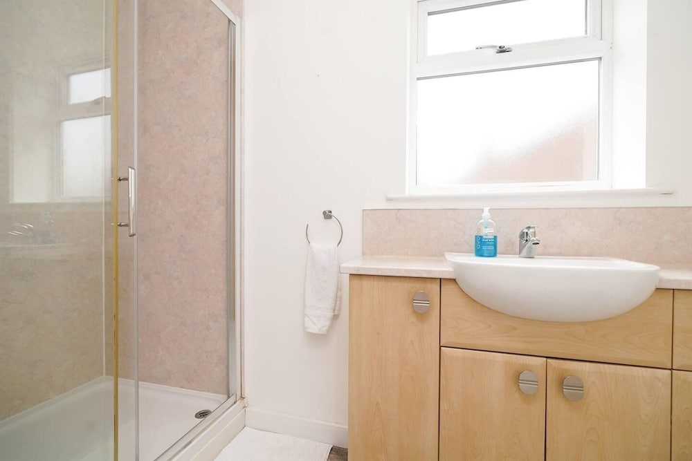 Rent My Spa Home With Pool Table, Hottub and Sauna