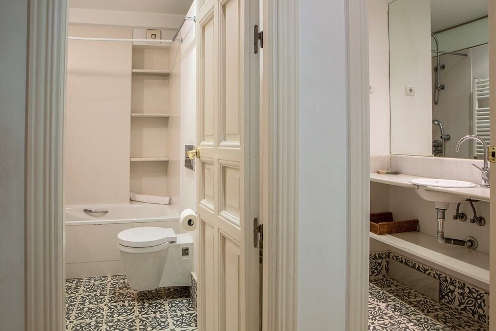 Lovely 3-bed Apartment Next to El Retiro