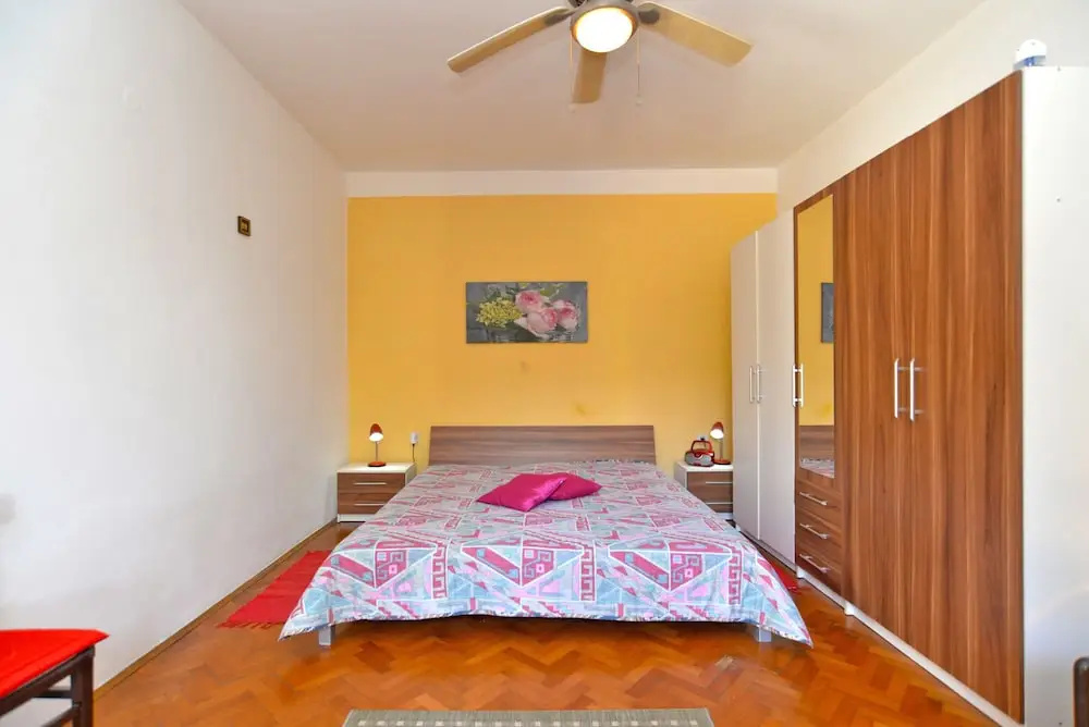 Apartment 1122
