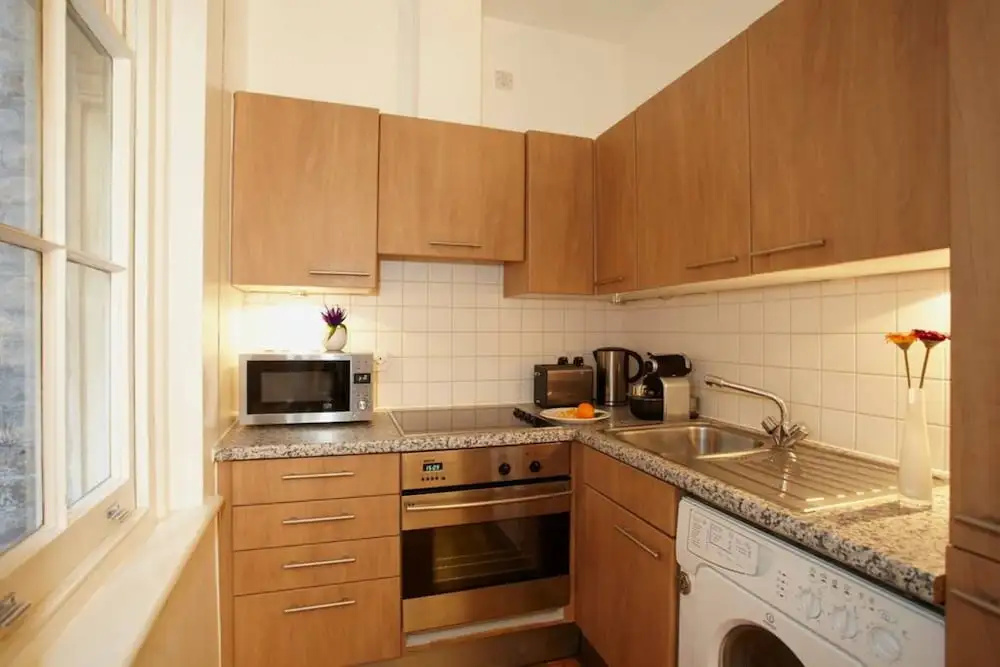 1 Bedroom Apartment Near St Paul's