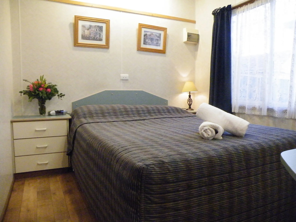 Lake Hamilton Motor Village and Caravan Park