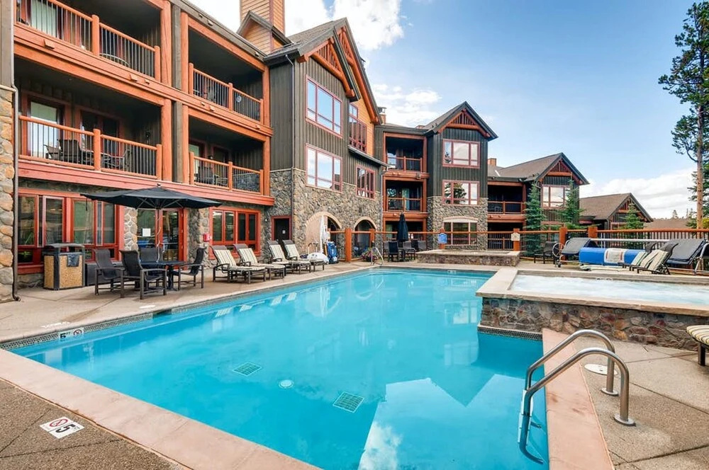 Luxury 2 Bedroom Ski in, Ski out Condo in Breckenridge with Shared Pool, Hot Tub, Arcade, and Bar