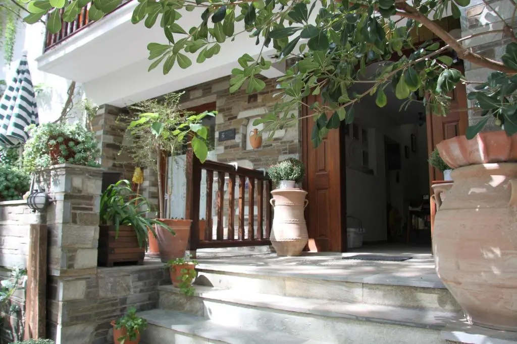 PLATANOFYLLA Studio No3