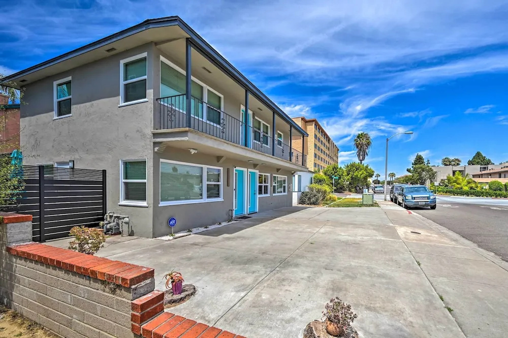 Mod San Diego Apt w/ Patio - Walk to Harbor!