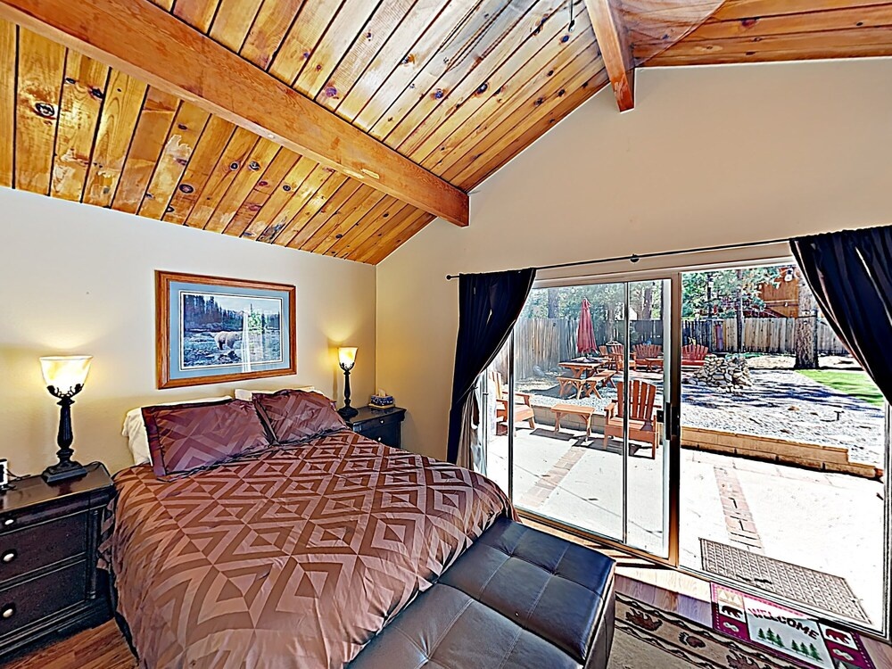 New Listing! Mountain Charmer W/ Large Yard 2 Bedroom Home