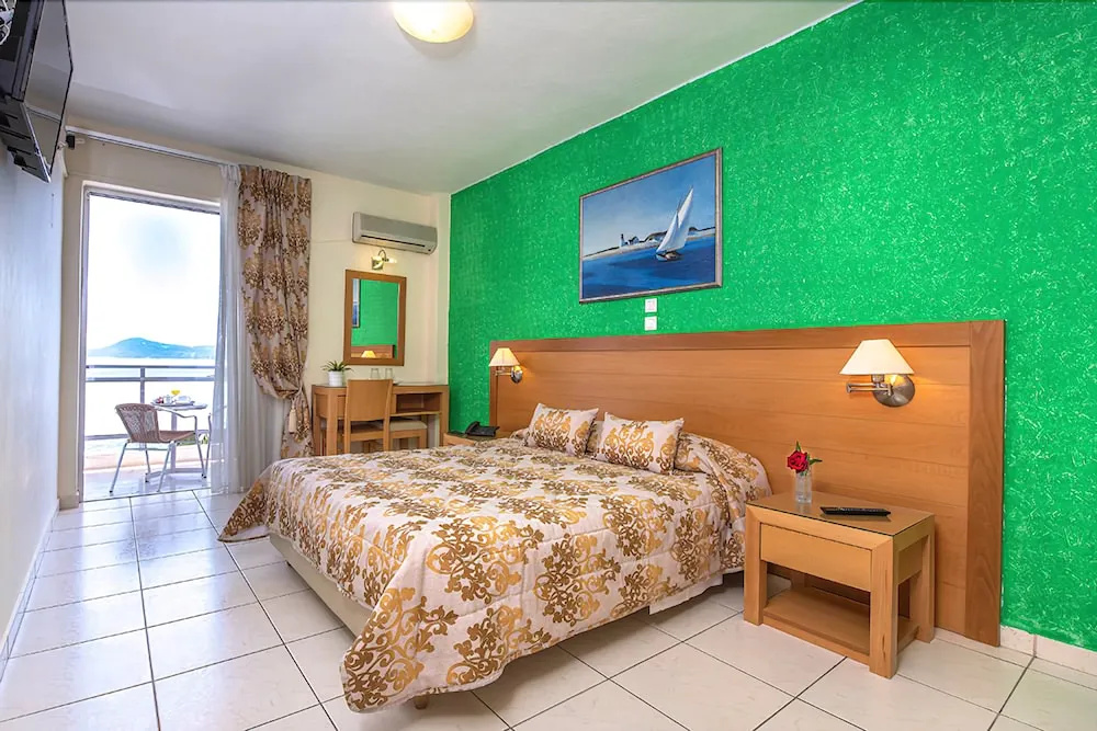 Avra Hotel