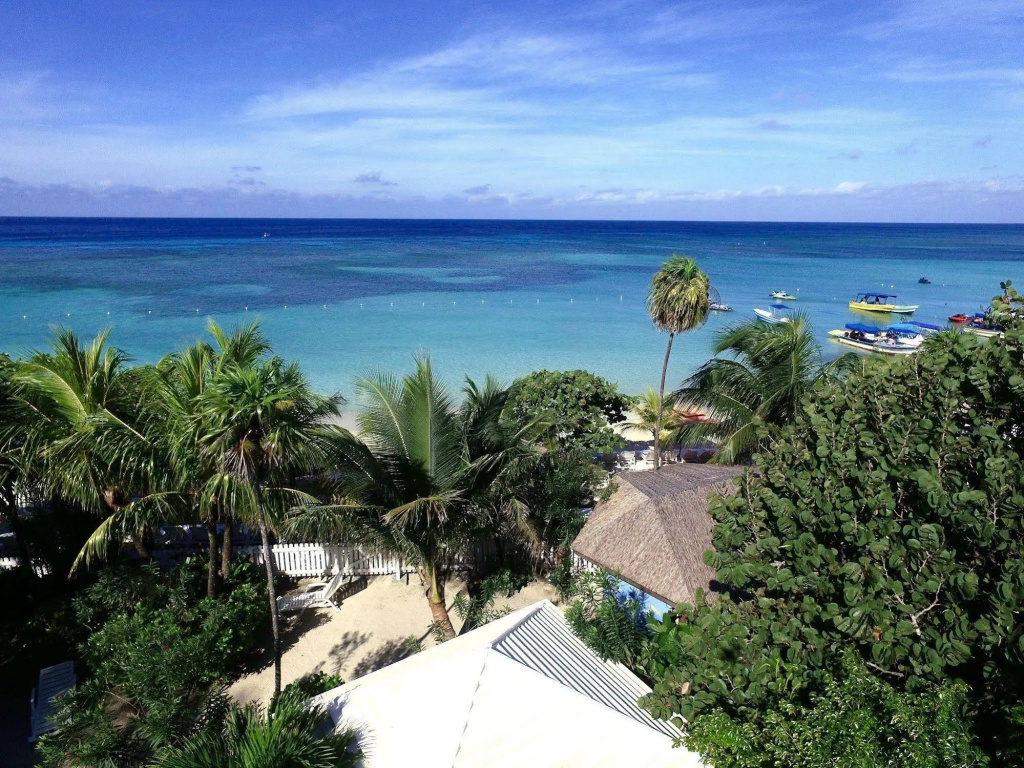 Paradise Beach Resort & Dive Center