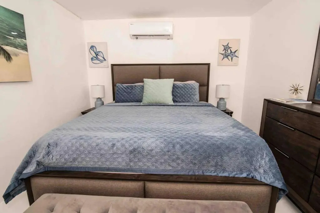 Modern 2BR with KingBed in Heart of Isla Verde Ave