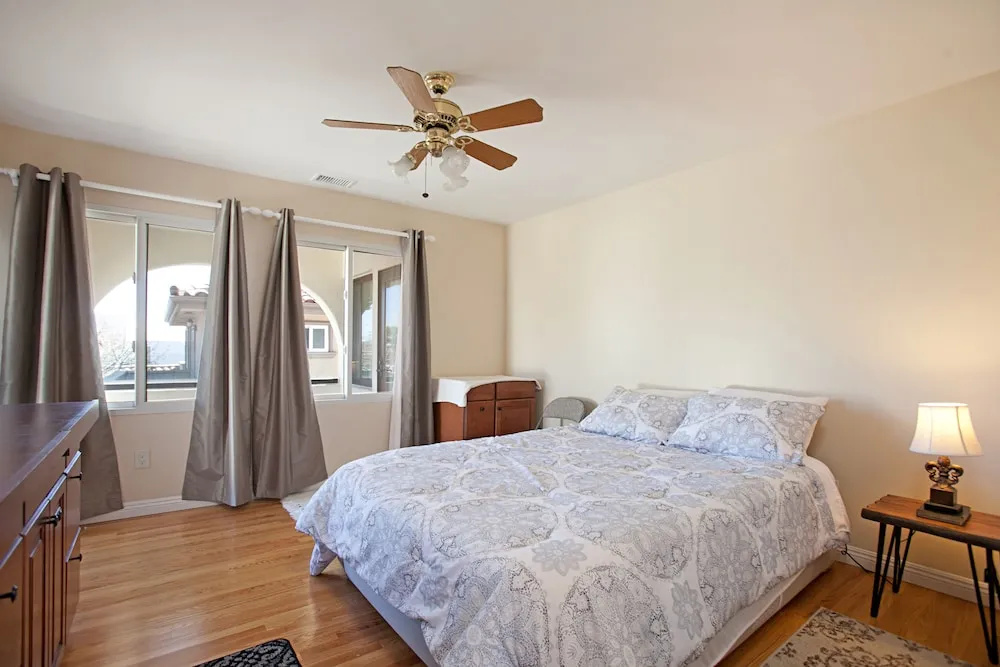 1731 Plum Street Townhouse by RedAwning