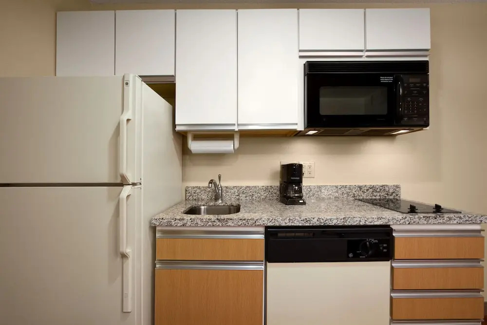 Hawthorn Suites by Wyndham Omaha/Old Mill