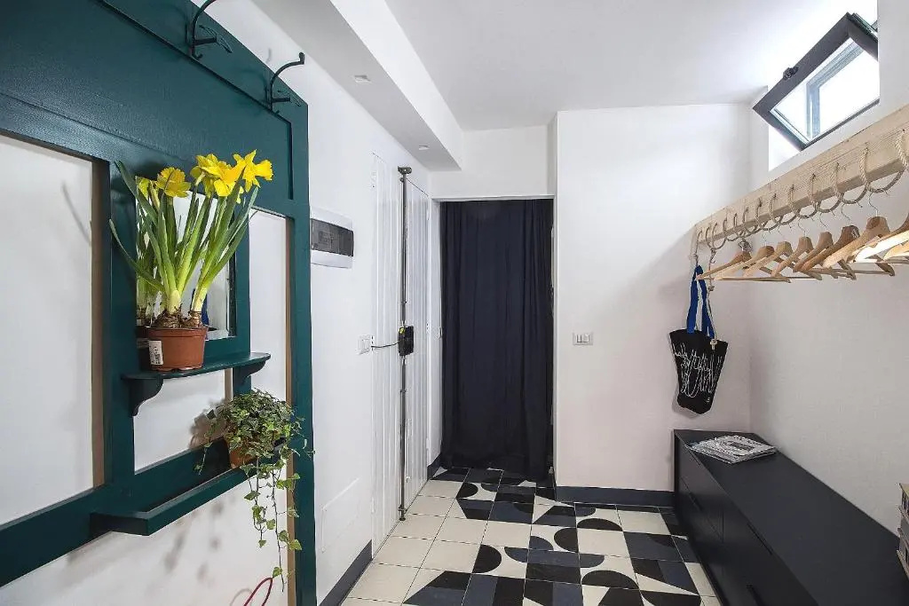 Balloon Design Studio Apartment