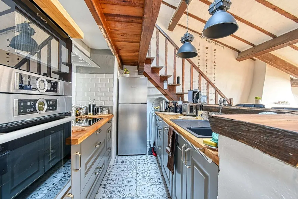 Guestready - Cozy and Rustic Duplex - 1 min Walk From Palais!