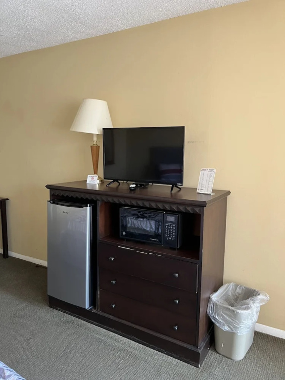 Ambassador Inn And Suites