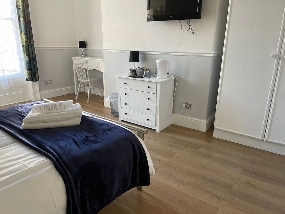 LilyRose Hotel