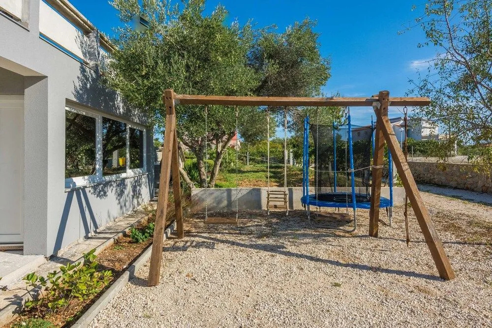 Apartment Radovic Nives