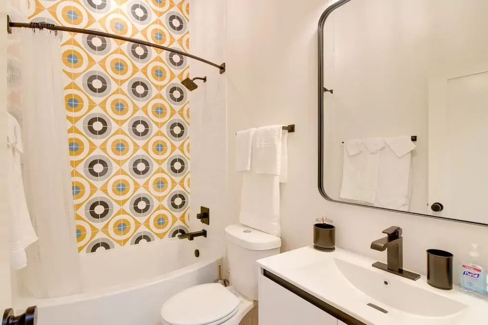 Walk to Strand Historic District: Stylish Dtwn Gem