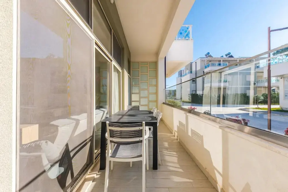 Spacious Apartment by the Beach - Tulipani